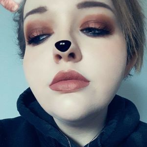 Meet your Posher, Lorine